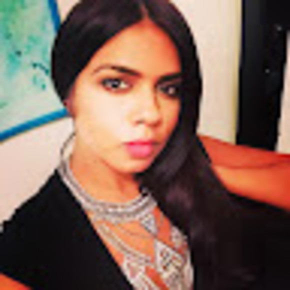 Meet your Posher, Umbereen - Picture 1 of 1